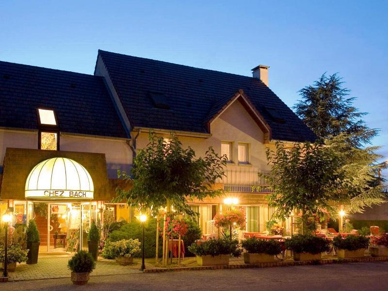 Logis Chez Bach Hotel Chaussin Екстериор снимка